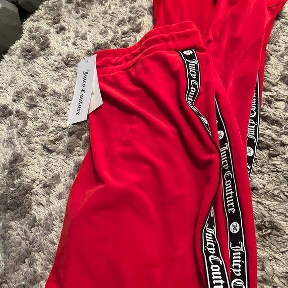 NWT Juicy Couture Red Velour pants with logo strip Size M - Picture 4 of 4